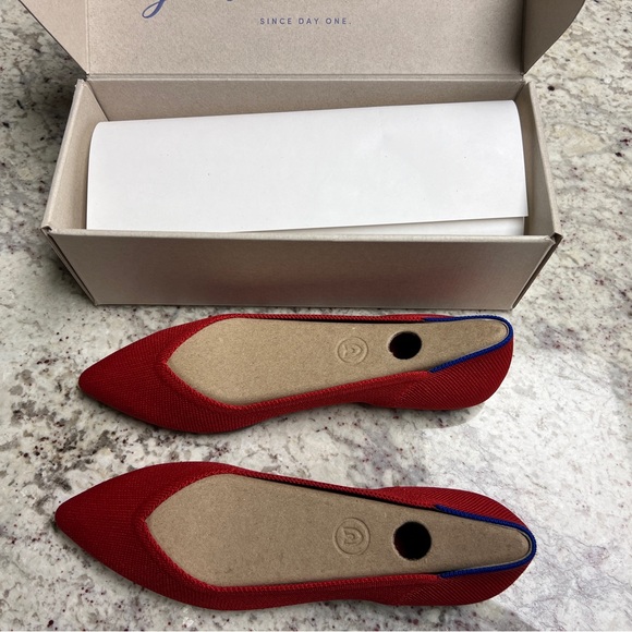 Rothy’s Point II
Size 7
Bright Red
Size 7 - Picture 5 of 7